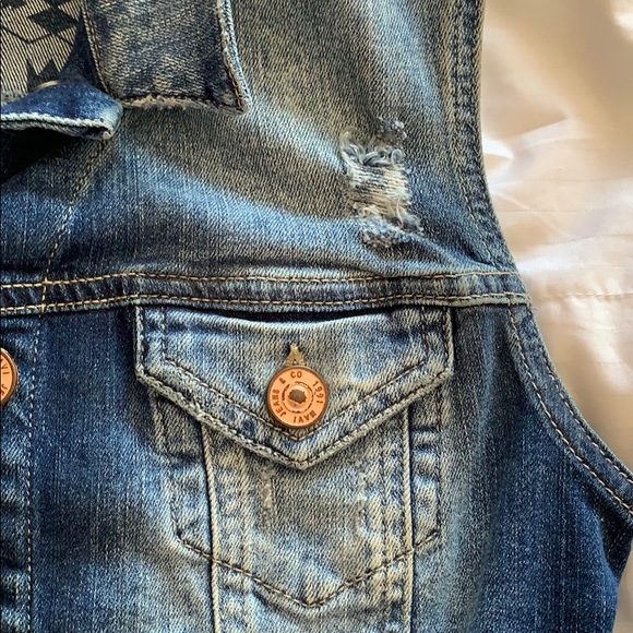 NWOT Mavi Jeans Small sleeveless faded jean jacket - Picture 4 of 9